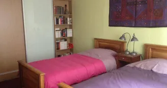Gîte au pied du clocher (6 personnes) Gîte au pied du clocher (6 personnes)