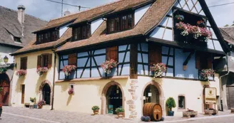 Vue de l'extérieur.