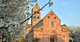 L'église romane Saint-Pierre et Paul