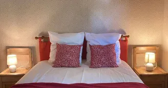 Gîte de la ferme de la Bouille (10-12 personnes) Gîte de la ferme de la Bouille (10-12 personnes)