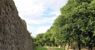 Remparts et cimetière fortifié