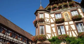 Maison Loewert avec colombage et oriel d'angle Maison Loewert avec colombage et oriel d'angle