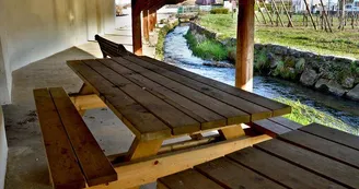 Aire de pique-nique - Ancien lavoir Aire de pique-nique - Ancien lavoir