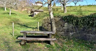 Aire de pique-nique - Sous le col de Chamont Aire de pique-nique - Sous le col de Chamont