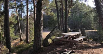 Aire de pique-nique - Carrefour Ferrebeuf Aire de pique-nique - Carrefour Ferrebeuf